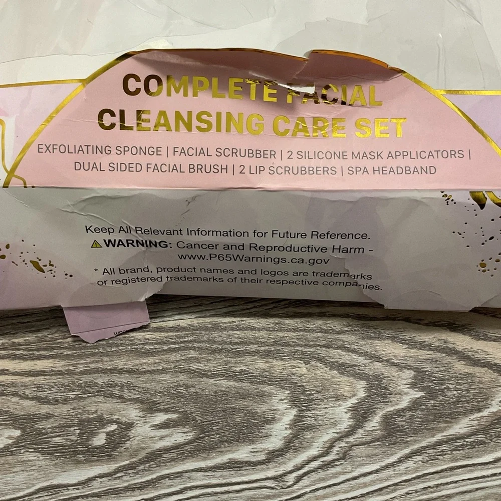 VIVASPA Complete Facial Cleansing Care Set NWT